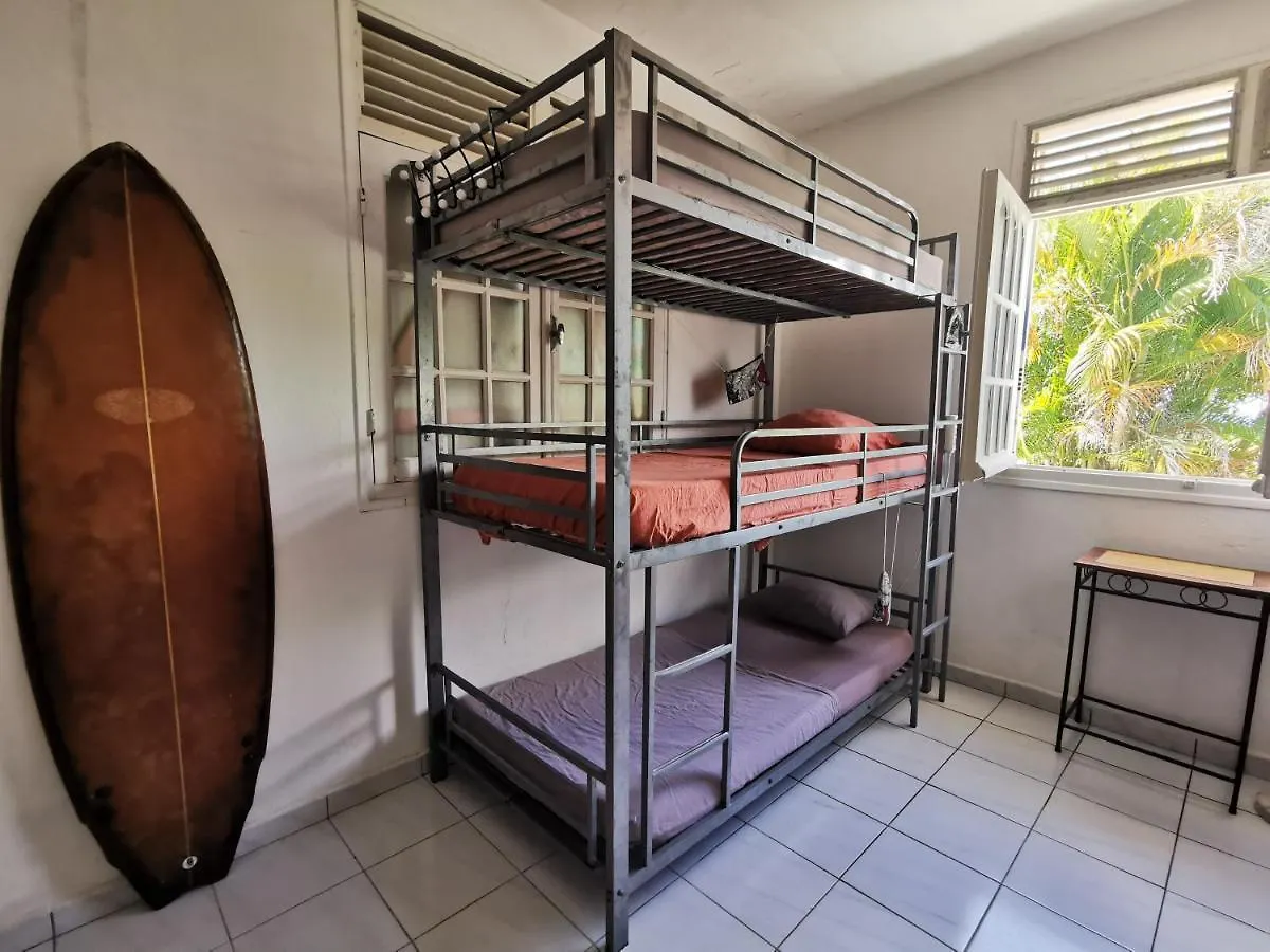 Ride In Youth And Surf Center Morne-a-l'Eau Hostel